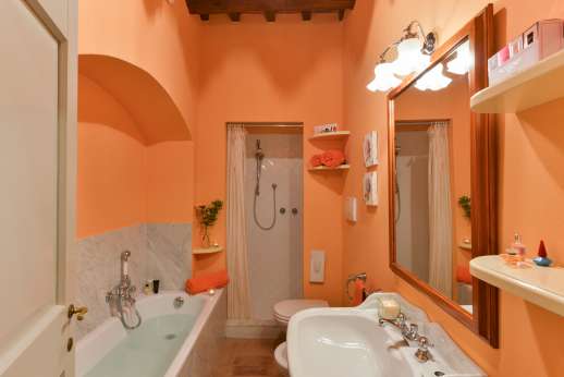 La Sobole - Orange wing double bedroom ensuite