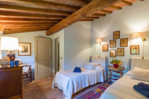 La Sobole - Blue wing twin bedroom with ensuite shower room