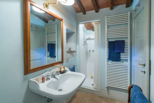 La Sobole - Blue wing double bedroom with shared bathroom