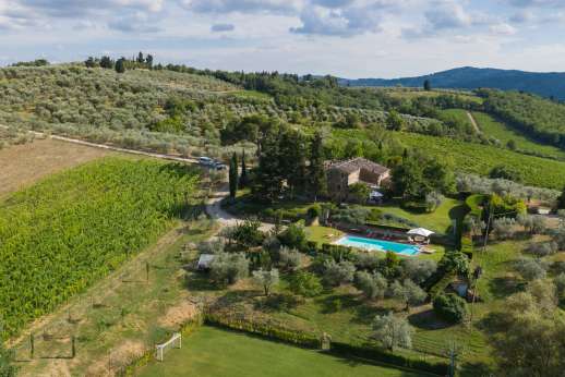 La Sobole among the world famous Chianti winelands