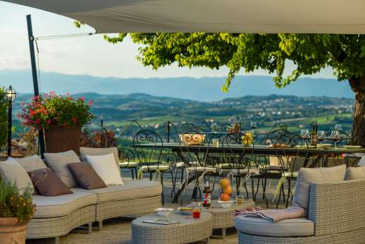 Villa Le Botti - Relax admiring vineyards and olive groves.