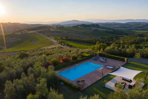 Villa Le Botti - Perched on a hill top enjoying some of the most magical views of a very special part of Tuscany