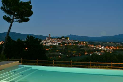 Il Soldano - Amazing views from the fully lit pool