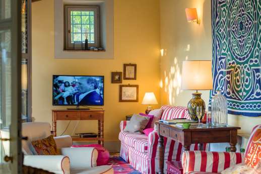 La Sobole - Yellow wing sitting room