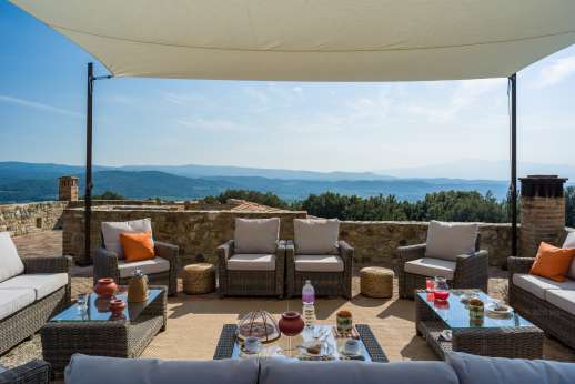 Belsguardo - Panoramic views from the seating under the shaded sail