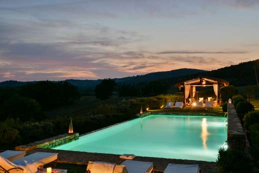 Belsguardo - Sunset by the pool