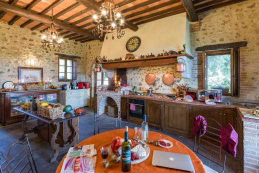 Belsguardo - The large Tuscan country kitchen