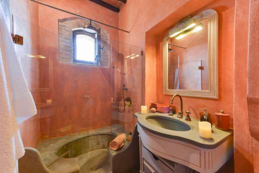 Belsguardo - En-suite bathroom with a shower
