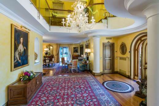 Villa Soele - Upon entering the main entrance on the ground floor