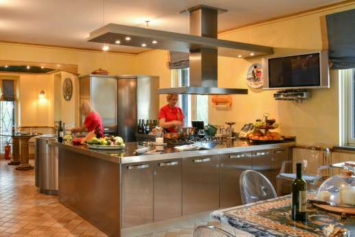 Villa Soele - This fully staffed villa is ideal for those who want to explore Umbria