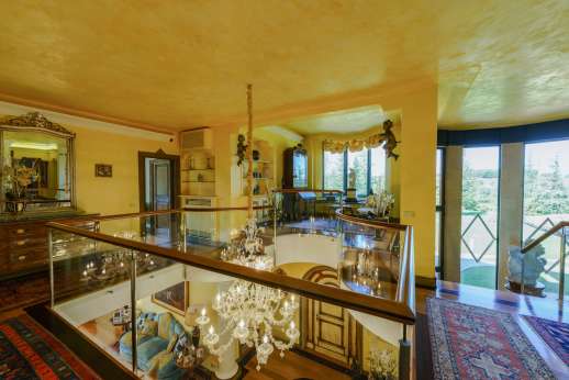 Villa Soele - An internal lift serves all floors, suitable for persons with limited mobility or for those that have over-indulged in the local cuisine and wine