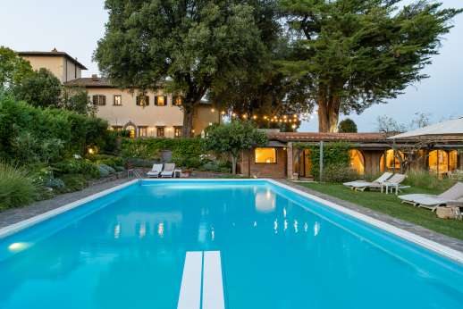 Palazzo Nelle - A historic, characterful 13th-century Renaissance villa with private pool, air-conditioned bedrooms, and chef services