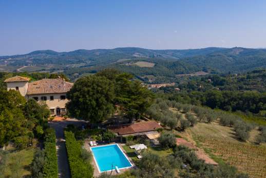 Palazzo Nelle - . Located in the heart of Chianti — halfway between Florence and Siena