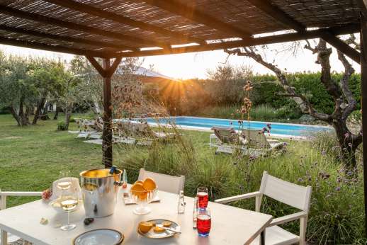 Palazzo Nelle - A beautiful setting amongst the well kept garden