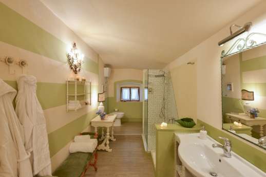 Palazzo Nelle - Private bathroom with shower