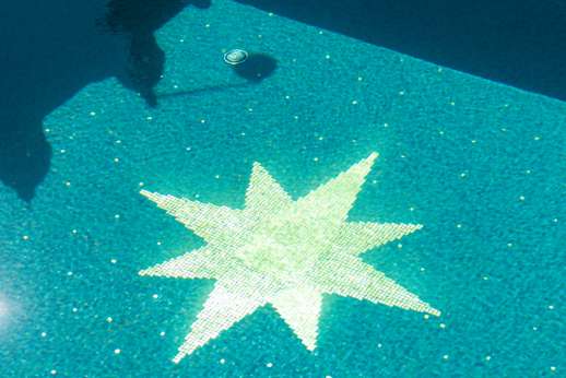 Villa Soele - The mosaic-paved pool