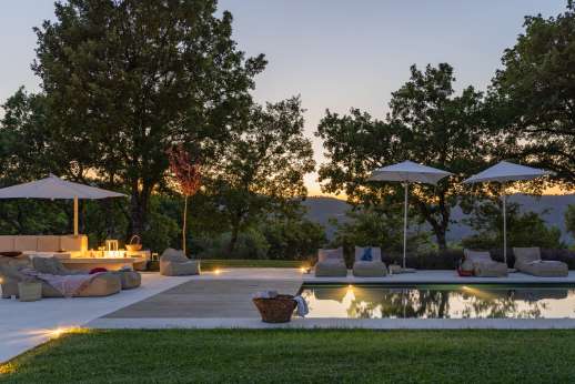 Tra Sanvento - Pool and evening lighting