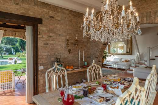 Ca' Dogaressa - Ground floor dining area and living room