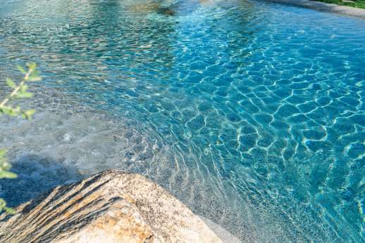 Ca' Dogaressa - The natural pool purified with Himalayan salts