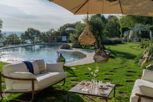 Ca' Dogaressa -  The main al fresco lounge area, directly outside the open-plan living/dining area