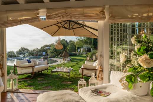 Ca' Dogaressa - Bringing the outside in