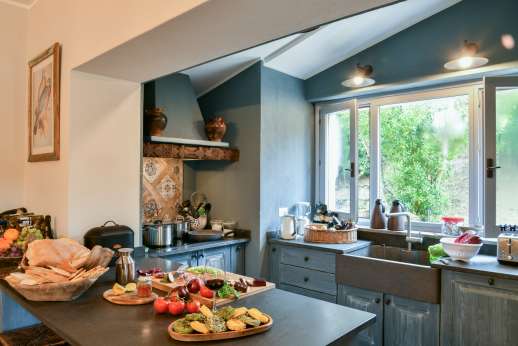Loliondo - Beautiful country kitchen