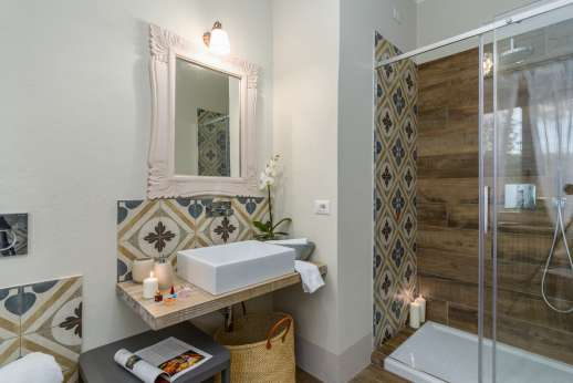 Loliondo - En-suite bathroom with shower