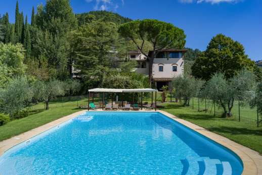 Staffed weddings at The Estate of Petroio - The very large, fenced swimming pool, 8x18 meters/26 x 58.5 feet, depth of 1.2-2.5m/4-8 feet and steps for entry/exit.