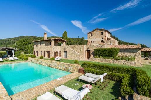 Belsguardo - Lovingly restored and expanded into a spacious summer home which includes the main house, guesthouse and pool house.