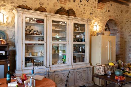 Belsguardo - Large well-equipped kitchen with breakfast table