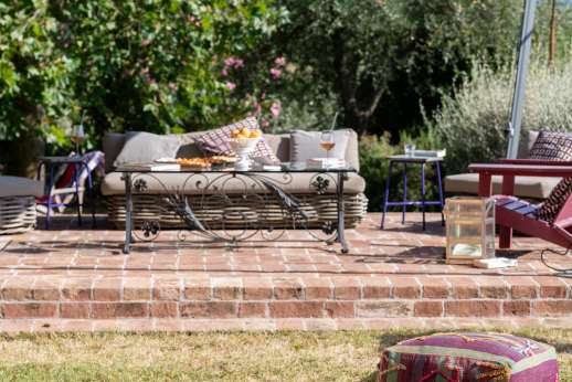 Santa Dieci | 5 Bed Luxury Villa with Pool | Siena - Heated hot tub and outdoor seating area