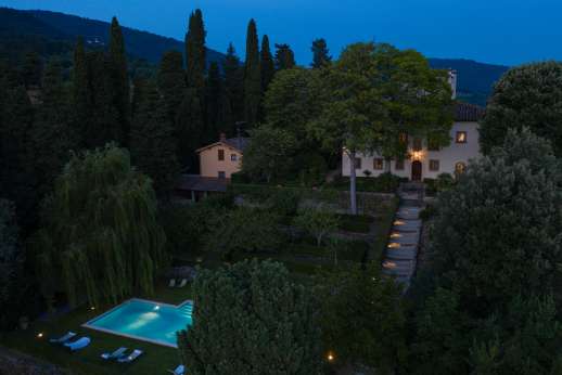 Weddings at Villa Di Masseto - Well lit gardens, perfect for apertivi before dinner.