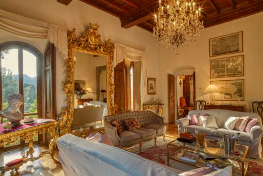 Weddings at Villa Di Masseto - Sumptuous sitting room on the ground floor, with direct access to the Renaissance garden.