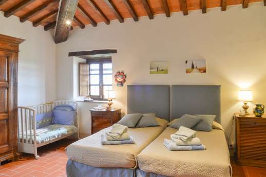 Villa al Monte - Twin bedroom.