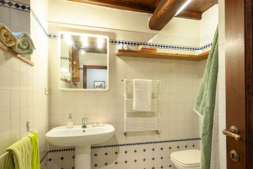 Villa al Monte - One of the bathrooms.