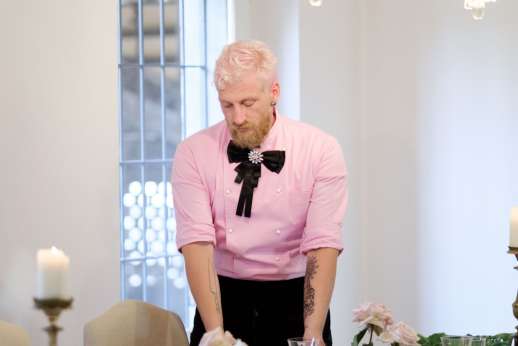Weddings at Villa Zambonina (x 18 people) - Chef Marco Assaggia refining preparations (Photo credit Giovanna Aprili)
