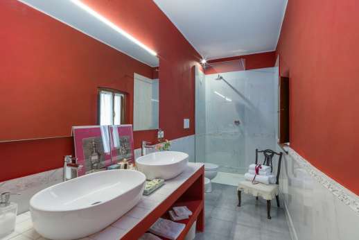 Weddings at Villa Zambonina (x 18 people) - First floor bathroom