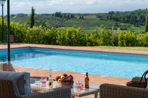 Maggiano Piccolo - A peaceful plot of lawn and shrubs with panoramic views