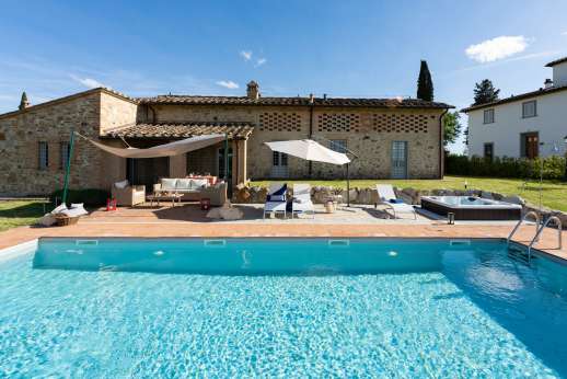 Maggiano Piccolo - The private swimming pool measures 10 x 5m with constant depth of 1.5m