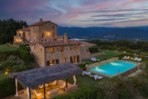 Belsguardo - The villa and grounds in the evening