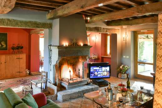 Tra Sanvento - Living room through to the dining room