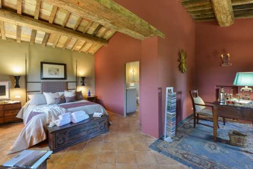 Tra Sanvento - Spacious double bedroom