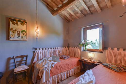 Tra Sanvento - Main house twin bedroom with private bathroom with shower