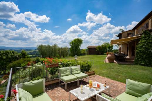 Casa Tara - The private tennis astro-turf tennis court.
