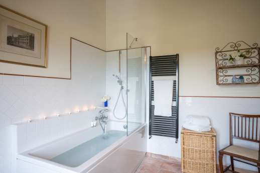 Casa Tara - Main house first floor, one of the bathrooms.
