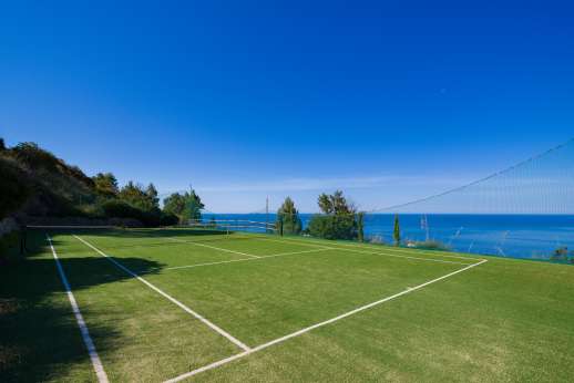 Spini Bianchi - Tennis with a view.