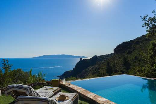 Spini Bianchi - Monte Argentario, a beautiful coastline of rocky outcrops, small bays with deep blue water.