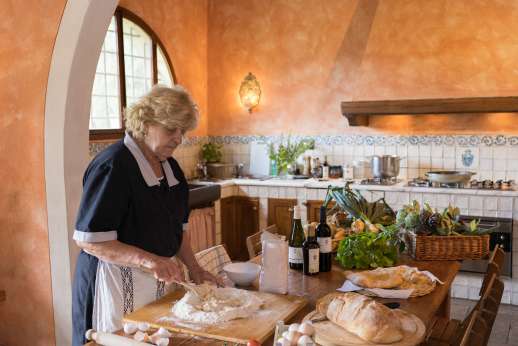 Poggio Ai Grilli - The cook is included at the villa!