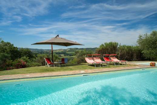 Acqua e Miele - The swimming pool  4 x 13m/13 x 42 feet, with a very large paddling area.