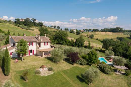 villas in umbria, Villas near Todi, Villa for 10 people, Villa with private pool